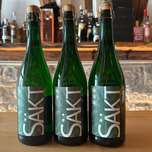 Neu im Sortiment: SÄKT – prickelnder Genuss ganz ohne Alkohol